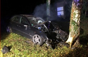 Polizeidirektion Landau: POL-PDLD: Übermüdete Pkw-Fahrerin gegen Baum geprallt