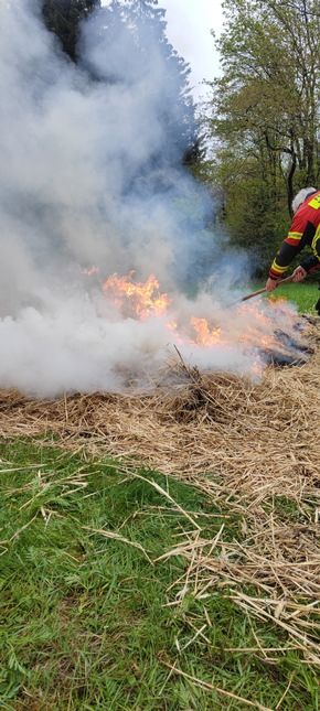 FW-LFVSH: Vegetationsbrandbekämpfung: Feuerwehren des Landesfeuerwehrverbandes Schleswig-Holstein bereiten sich auf weitere trockene Sommer vor