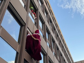 Nikolausüberraschung in der Klinik für Kinder- und Jugendchirurgie