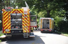 Kreisfeuerwehrverband Segeberg: FW-SE: Schwerer Verkehrsunfall mit zwei eingeklemmten Insassen