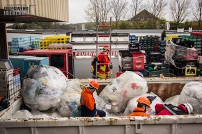 FW-MK: Berufsfeuerwehrmann / frau für einen Tag! Ausrücken wie die Großen.