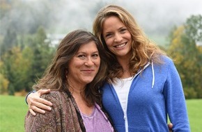 ZDF: Neue Herausforderungen für Hebamme "Lena Lorenz" / Vier Folgen der ZDF-Serie mit Patricia Aulitzky und Eva Mattes (FOTO)