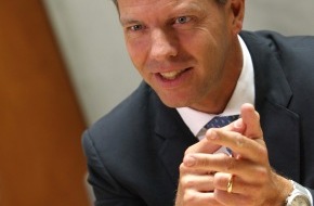 Bain & Company: Henrik Naujoks neuer Leiter der Praxisgruppe Banken und Versicherungen in EMEA