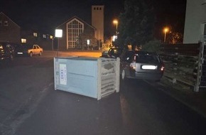 Polizeiinspektion Celle: POL-CE: Wathlingen - Fliegende Dixi-Toilette beschädigt PKW