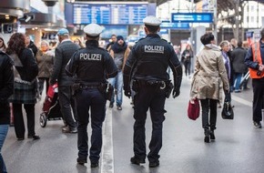 Bundespolizeiinspektion Hamburg: BPOL-HH: Per Haftbefehl gesuchter Mann entwendet Geldbörse im Schnellrestaurant im Hauptbahnhof- Festnahme durch Bundespolizei-