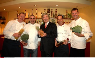 A-ROSA Flussschiff GmbH: Präsentation der Davidoff Tour Gastronomique 2008 auf der A-ROSA STELLA mit hochkarätigen Sterneköchen und prominenten Gästen