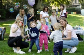 NORMA: NORMA-Azubis organisieren emotionalen Tag mit Spielen, Bastelaktion und Fotoshooting für Mütter und Kinder des Fürther Wohnheims Frühlingstraße / Marmeladenglasmomente mit den Auszubildenden