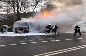 Polizeidirektion Trier: POL-PDTR: B41 - LKW-Brand und zeitweise Vollsperrung der B41