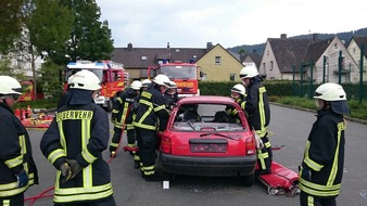 FW-PL: Feuerwehr Plettenberg bildet Nachwuchs aus