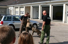 Polizeiinspektion Hameln-Pyrmont/Holzminden: POL-HM: Polizeiinspektion informiert 35 Kinder und Jugendliche am Zukunftstag 2007