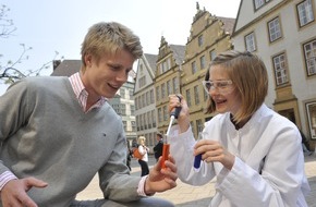Bielefeld Marketing GmbH: Forscherabenteuer in Bielefeld  / "Macht Euch schlau!" heißt es zum Wissenschaftsfestival GENIALE vom 26. August bis 3. September (mit Bild)