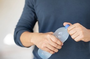Helios Gesundheit: Schmerzende Daumen – Wenn Rhizarthrose das Leben erschwert