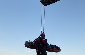 Feuerwehr Dortmund: FW-DO: Höhenretter unterstützen bei Menschenrettung in Hamm auf einem Frachtschiff