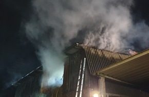 Kreisfeuerwehrverband Rendsburg-Eckernf&ouml;rde: FW-RD: Feuer in einem landwirtschaftlichen Geb&auml;ude in Jahrsdorf (Kreis Rendsburg-Eckernf&ouml;rde)