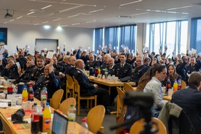 FW-LFVSH: Landesjugendfeuerwehrversammlung 2024: Jugendfeuerwehr bekennt sich klar zur freiheitlich demokartische Grundordnung