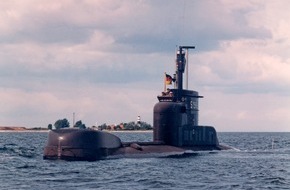Presse- und Informationszentrum Marine: "U17" geht auf Tauchstation