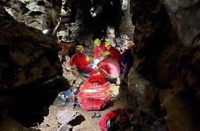 Feuerwehr Ennepetal: FW-EN: Personenrettung aus der Kluterthöhle
