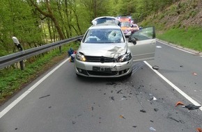 Kreispolizeibehörde Oberbergischer Kreis: POL-GM: 140521-348: Drei Verletzte bei Frontalzusammenstoß zwischen Auto und Motorrad