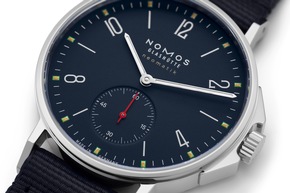In record time! NOMOS Ahoi: An extreme swimmer