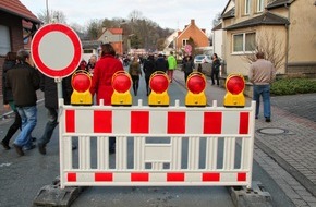 Polizeiinspektion Hameln-Pyrmont/Holzminden: POL-HM: Karnevalsumzug in Hess. Oldendorf - Polizei gibt Hinweise
