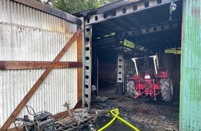 Feuerwehr Landkreis Leer: FW-LK Leer: Rasenmähtraktor verursacht Feuer in landwirtschaftlichem Gebäude