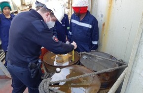 Wasserschutzpolizeiinspektion Oldenburg: WSPI-OLD: Sicherheitsleistung nach unerlaubten Umgang mit Altölfässern an Bord eines Seeschiffes