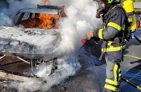 Freiwillige Feuerwehr Sankt Augustin: FW Sankt Augustin: PKW Brand führt zu Vollsperrung der Autobahn A3