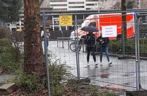 Feuerwehr Bergisch Gladbach: FW-GL: Brandgeruch im Dietrich-Bonhoeffer-Gymnasium im Stadtteil Heidkamp von Bergisch Gladbach