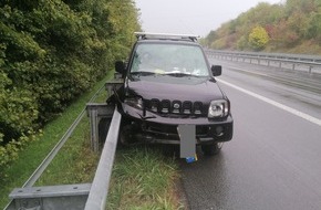 Polizeidirektion Kaiserslautern: POL-PDKL: Verkehrsrowdy verursacht Unfall und flieht