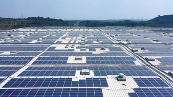 Skoda Auto Deutschland GmbH: SKODA AUTO Volkswagen India Private Limited nimmt eine der größten Solar-Dachanlagen Indiens in Betrieb