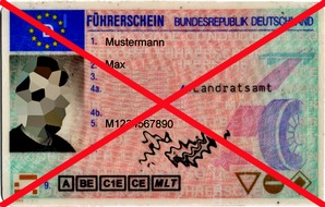 Polizei Mettmann: POL-ME: Ohne Führerschein und betrunken von Unfallstelle geflüchtet -Heiligenhaus- 2005002