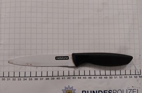 Bundespolizeidirektion Sankt Augustin: BPOL NRW: Mit Messer im Regionalexpress Bundespolizei nimmt Tatverd&auml;chtigen vorl&auml;ufig fest