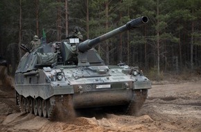 PIZ Ausrüstung, Informationstechnik und Nutzung: Bundeswehr erhält neue Panzerhaubitzen 2000