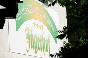 Genießer- & Wanderhotel Jägerhof: Einmaliges Naturerlebnis: Auf Schneeschuhen durch das Passeiertal - BILD