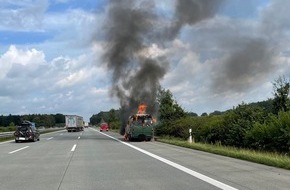 Polizeiinspektion Rotenburg: POL-ROW: ++Wohnmobilbrand auf der A1: Autobahn zeitweise voll gesperrt++(Fotos)
