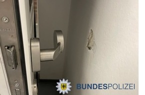 Bundespolizeidirektion Sankt Augustin: BPOL NRW: Dieb beschädigt Bundespolizeiwache