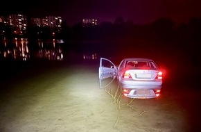Polizeipr&auml;sidium Mannheim: POL-MA: Mannheim: Auto rollt f&uuml;hrerlos in den Vogelstangsee - Zeugenaufruf