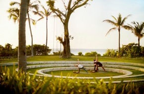 The Ritz-Carlton Maldives, Fari Islands: Yoga mit den Kräften des Ozeans im The Ritz-Carlton Maldives, Fari Islands