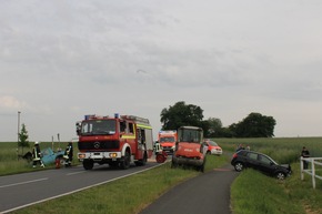 FW-WRN: Einsatzreiches Wochenende mit einem gemeldeten PKW Brand auf der Autobahn 1, ein loser Ast im Baum am Stadtpark und ein Verkehrsunfall mit zwei PKW an der Einmündung Münsterstraße / Wesseler Straße