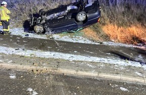 Polizei Aachen: POL-AC: Alkoholisierter Autofahrer &uuml;berschl&auml;gt sich am Kreisverkehr