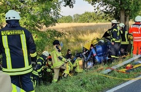Feuerwehr VG Asbach: FW VG Asbach: Schwerverletzter bei Unfall auf B8