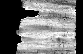 Stadt Frankfurt am Main: Frankfurter Silberinschrift: Ältestes christliches Zeugnis nördlich der Alpen gefunden / Geheimnisvolles Silberamulett stellt Wissenschaft auf den Kopf