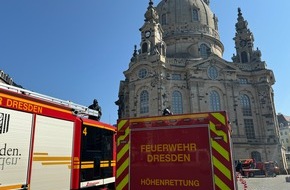 Feuerwehr Dresden: FW Dresden: Höhenretter trainieren an der Frauenkirche