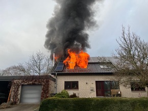 POL-STD: Einfamilienhaus in Stade durch einen Brand schwer beschädigt - Gesamtschaden ca. 400.000 Euro