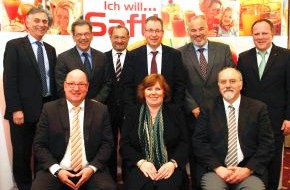 VdF Verband der deutschen Fruchtsaft-Industrie: Mitgliederversammlung Erfurt - Fruchtsaft-Industrie wählt neuen Präsidenten