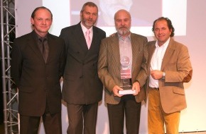 DEKRA SE: Initiative von DEKRA und sport auto im zweiten Jahr / "Fairnesspreis des Motorsports" an Olaf Manthey verliehen