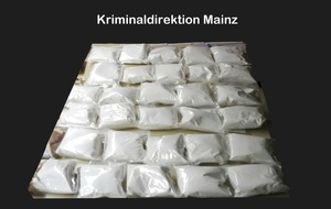Polizeipräsidium Mainz: POL-PPMZ: Raum Kirchheimbolanden, Festnahme zweier Drogendealer, Sicherstellung von 30 Kilogramm Amfetamin