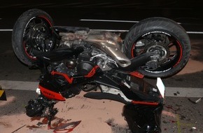 Polizei Düren: POL-DN: Zusammenstoß zwischen Pkw und Motorrad: beide Fahrer schwer verletzt