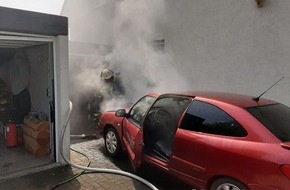Feuerwehr Dortmund: FW-DO: Feuerwehr löscht Brand im Motorraum eines PKW