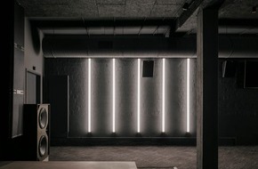 Architekturbüro Ratschko: Bestand weiterdenken: vom Rechenzentrum zum Multimedia-Raum